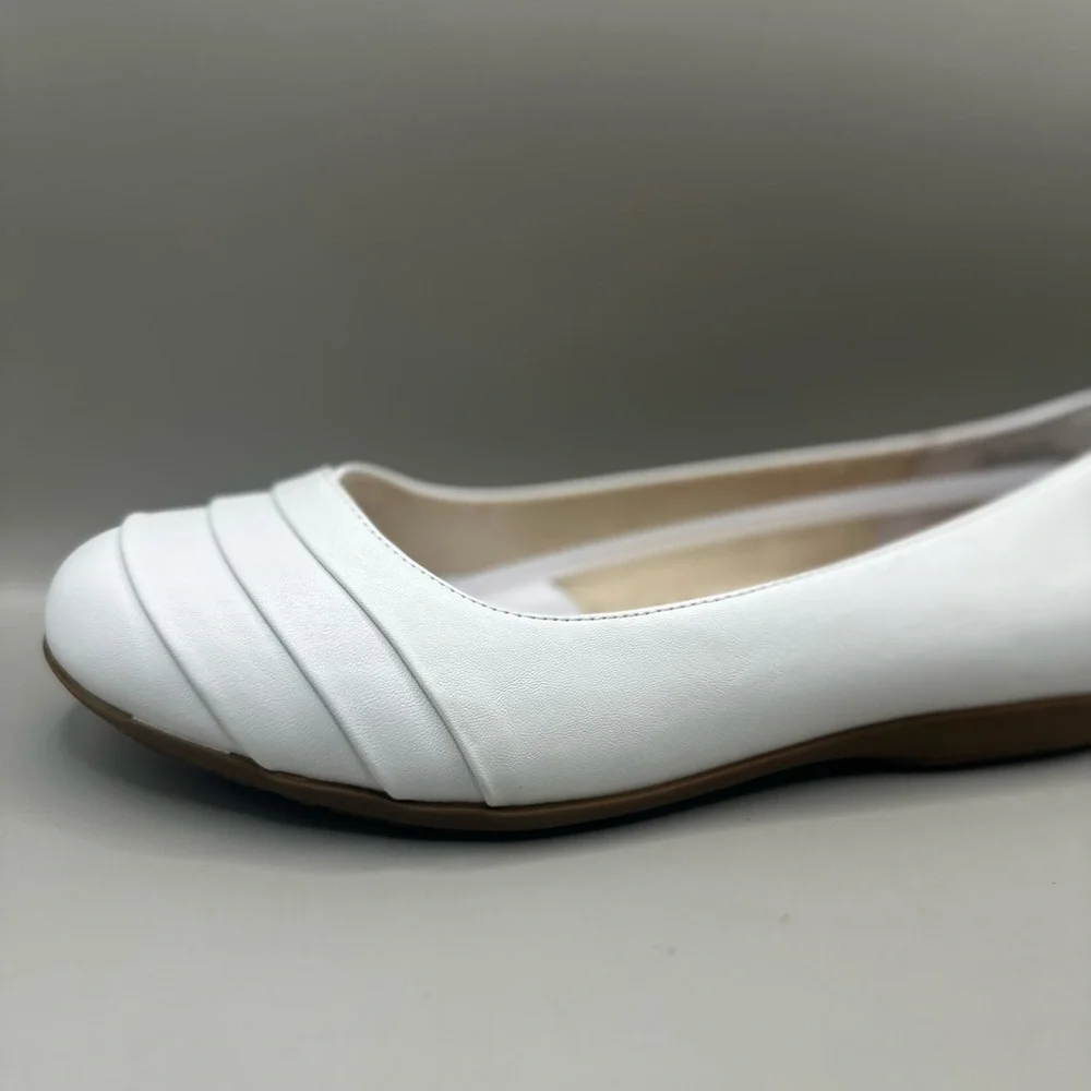 Cliffs by WHITE MOUNTAIN White Women's Flats Sz 10 - Picture 2 of 4